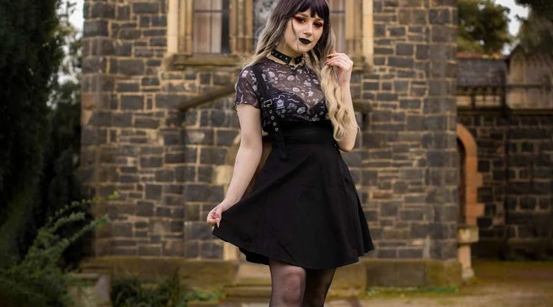 A Guide to Creating the Perfect Gothic Outfit